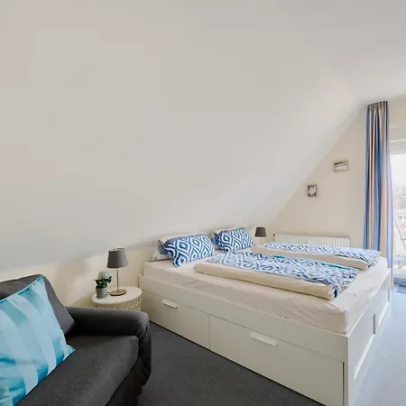 Hafennah Moba-travel ליבק