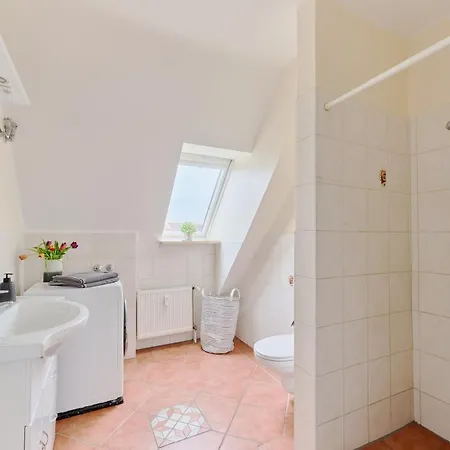 Hafennah Moba-travel